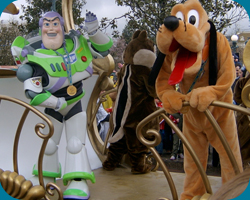 Buzz Lighyear, Pluto en Knabbel & Babbel op de Disney's Characters Express