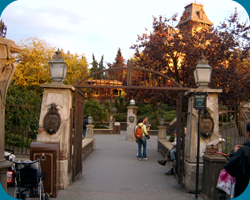 Frontierland met Phantom Manor.