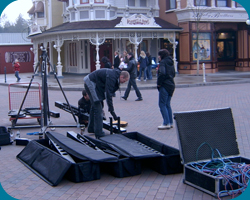 Disneys flying cam wordt gereed gemaakt voor de parade van vanmiddag om alles goed vast te leggen.