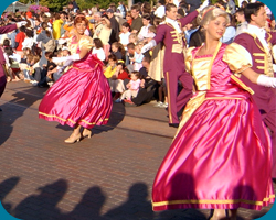 De ballroomdansers uit het verhaal van Assepoester