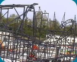 Crush`s Coaster in aanbouw voordat het betonnen gebouw eromheen werd gebouwd.
